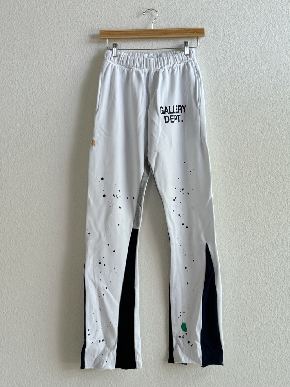 GALLERY DEPT White Paint-Splatter Sweatpants with Black Panels